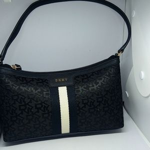 DKNY CARLITA EW BAGUETTE-R14HAJ63xlb